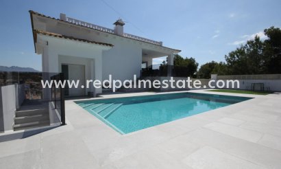 Villa - Återförsäljning - La Nucía - Costa Blanca