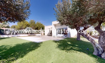 Villa - Återförsäljning - Las Colinas Golf - Almendro