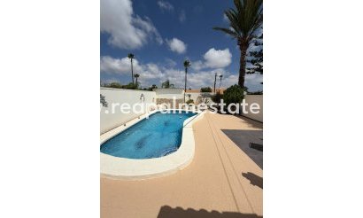 Villa - Återförsäljning - Orihuela Costa - Cabo Roig