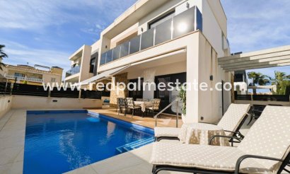 Villa - Återförsäljning - Orihuela Costa - Cabo Roig