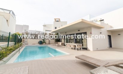 Villa - Återförsäljning - Orihuela Costa - Campoamor