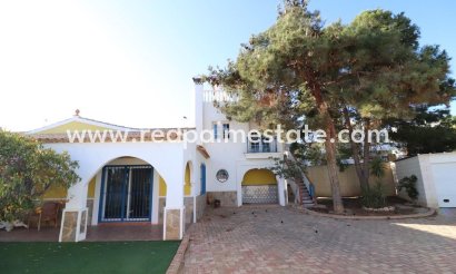 Villa - Återförsäljning - Orihuela Costa - Costa Blanca