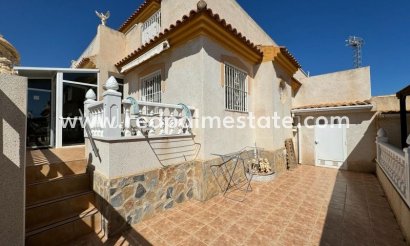 Villa - Återförsäljning - Orihuela Costa - Costa Blanca