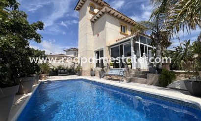 Villa - Återförsäljning - Orihuela Costa - Costa Blanca