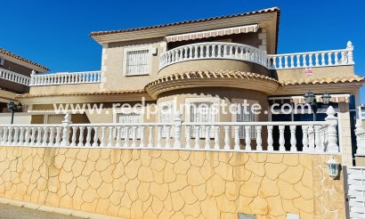 Villa - Återförsäljning - Orihuela Costa - Costa Blanca