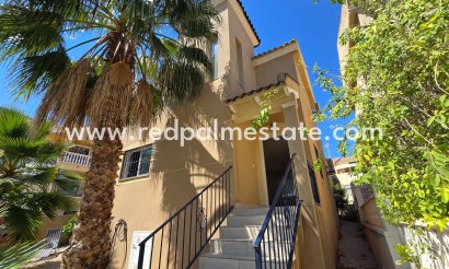 Villa - Återförsäljning - Orihuela Costa - Inland