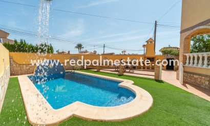 Villa - Återförsäljning - Orihuela Costa - La Florida