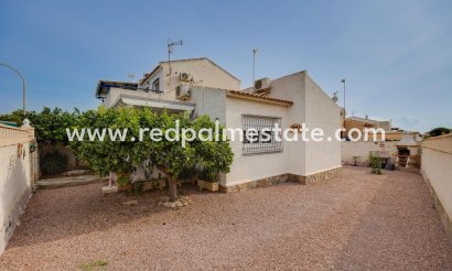 Villa - Återförsäljning - Orihuela Costa - La Florida