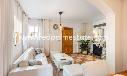 Villa - Återförsäljning - Orihuela Costa - La Regia