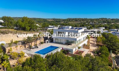 Villa - Återförsäljning - Orihuela Costa - Las Colinas Golf