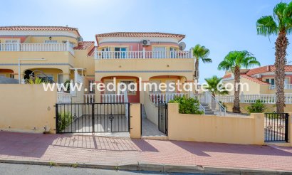 Villa - Återförsäljning - Orihuela Costa - Las Filipinas