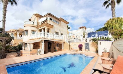 Villa - Återförsäljning - Orihuela Costa - Las Filipinas