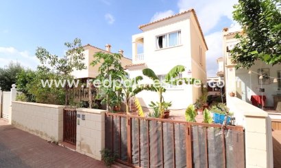 Villa - Återförsäljning - Orihuela Costa - Lomas de Cabo Roig