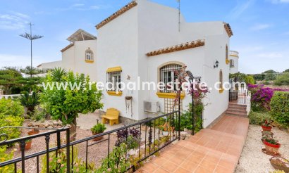 Villa - Återförsäljning - Orihuela Costa - Los Dolses