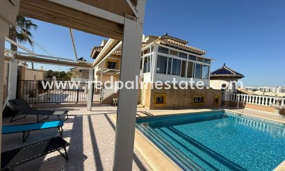Villa - Återförsäljning - Orihuela Costa - Orihuela Costa