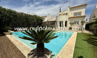 Villa - Återförsäljning - Orihuela Costa - Orihuela Costa
