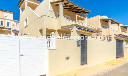 Villa - Återförsäljning - Orihuela Costa - Orihuela Costa