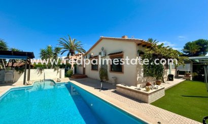Villa - Återförsäljning -
            Orihuela Costa - UR-80393