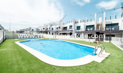 Villa - Återförsäljning - San Miguel de Salinas - Inland