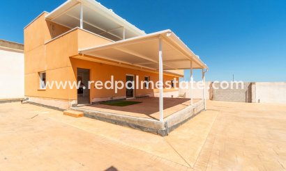 Villa - Återförsäljning - San Miguel de Salinas - Torremendo