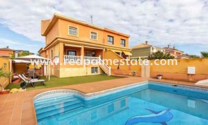 Villa - Återförsäljning - Torrevieja - Aguas Nueva
