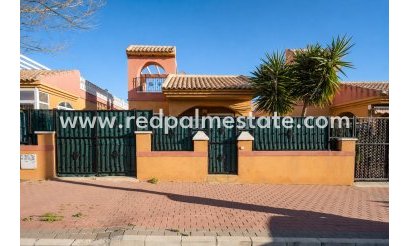 Villa - Återförsäljning - Torrevieja - Aguas Nuevas