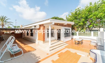 Villa - Återförsäljning - Torrevieja - Aguas Nuevas