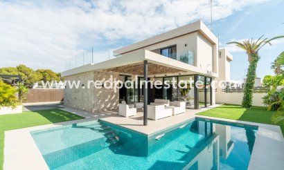 Villa - Återförsäljning -
            Torrevieja - CB-63129