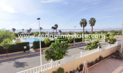 Villa - Återförsäljning -
            Torrevieja - CH-65718