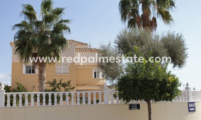 Villa - Återförsäljning - Torrevieja - Costa Blanca