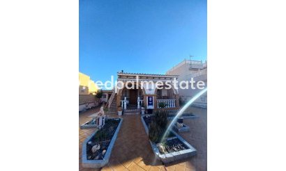 Villa - Återförsäljning - Torrevieja - Costa Blanca