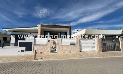 Villa - Återförsäljning - Torrevieja - La Mata