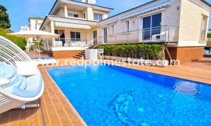 Villa - Återförsäljning - Torrevieja - La Mata