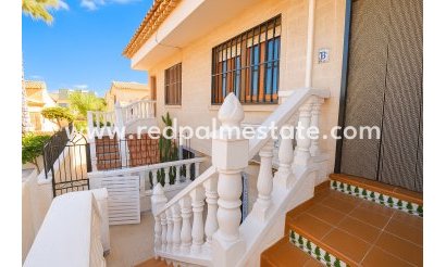 Villa - Återförsäljning - Torrevieja - La Mata