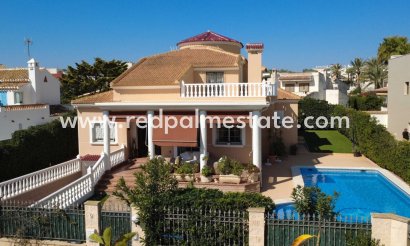 Villa - Återförsäljning - Torrevieja - La Mata