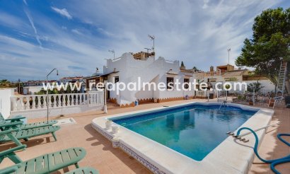 Villa - Återförsäljning - Torrevieja - La Siesta - El Salado - Torreta