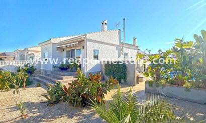 Villa - Återförsäljning - Torrevieja - La Siesta - El Salado -  Torreta