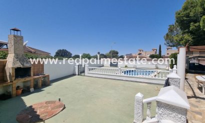 Villa - Återförsäljning - Torrevieja - La Siesta - El Salado -  Torreta