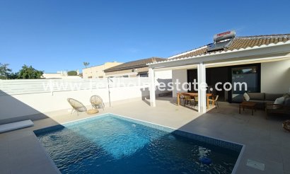 Villa - Återförsäljning - Torrevieja - La Siesta - El Salado - Torreta
