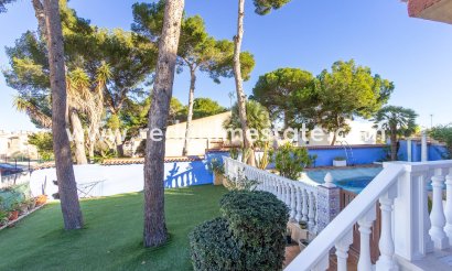 Villa - Återförsäljning - Torrevieja - Los Balcones