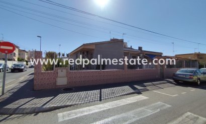 Villa - Återförsäljning - Torrevieja - Playa de los locos