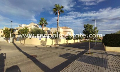 Villa - Återförsäljning - Torrevieja - Torreta florida