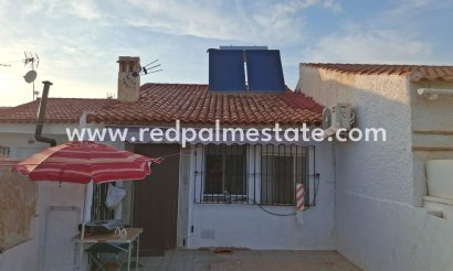 Villa - Återförsäljning - Torrevieja - Torrevieja