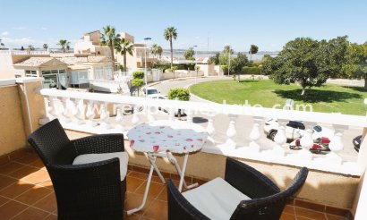 Villa - Återförsäljning - Torrevieja - Torrevieja