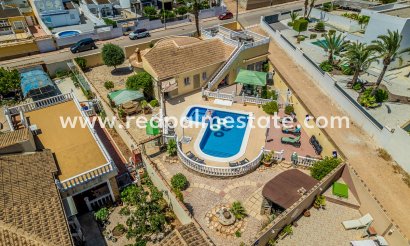 Villa - Återförsäljning - Torrevieja - Torrevieja