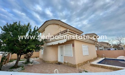 Villa - Återförsäljning - Torrevieja - Torrevieja