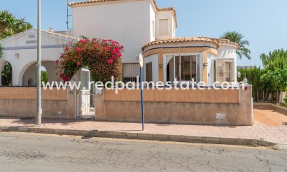 Villa - Herverkoop - Orihuela Costa - La Florida