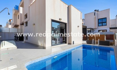 Villa - Herverkoop -
            Torrevieja - MC-50475