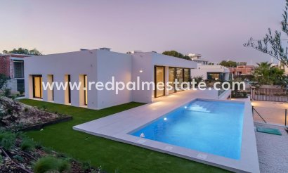 Villa independiente - Obra nueva - Orihuela Costa - Las Colinas Golf