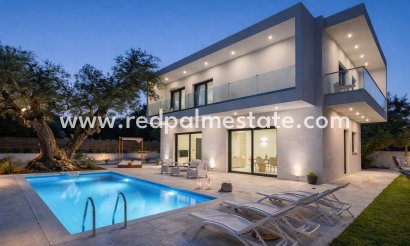 Villa - Nybyggnation - Estepona - Estepona